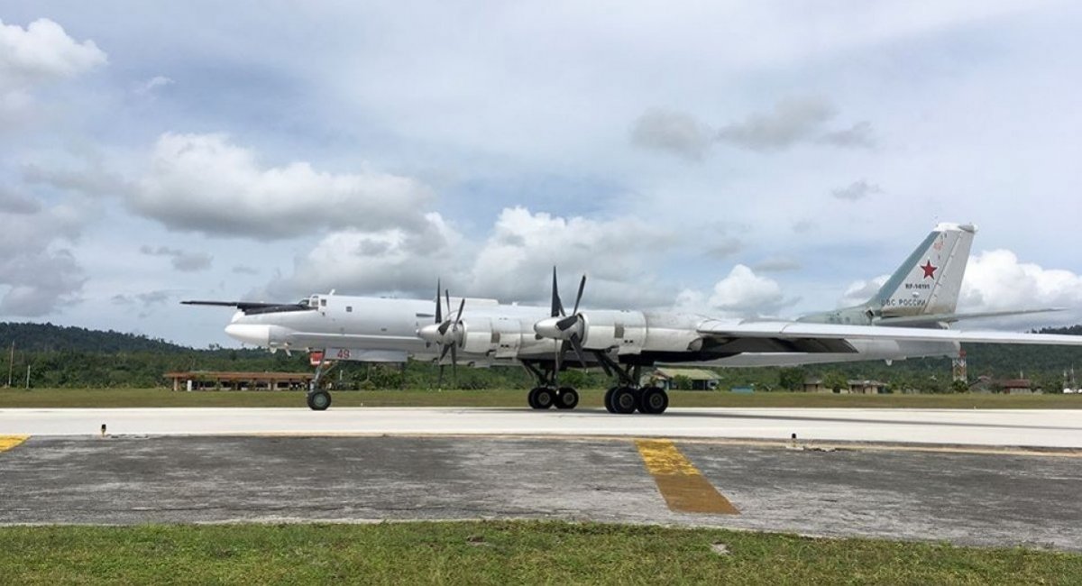 Tu-95MS of the russian Aerospace Forces strategic aviation at the Manuhua airbase in Indonesia, 2017 / Open-source archive photo