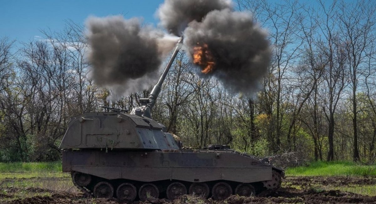 PzH 2000 self-propelled howitzer in action / Photo credit: the 43rd Artillery Brigade 