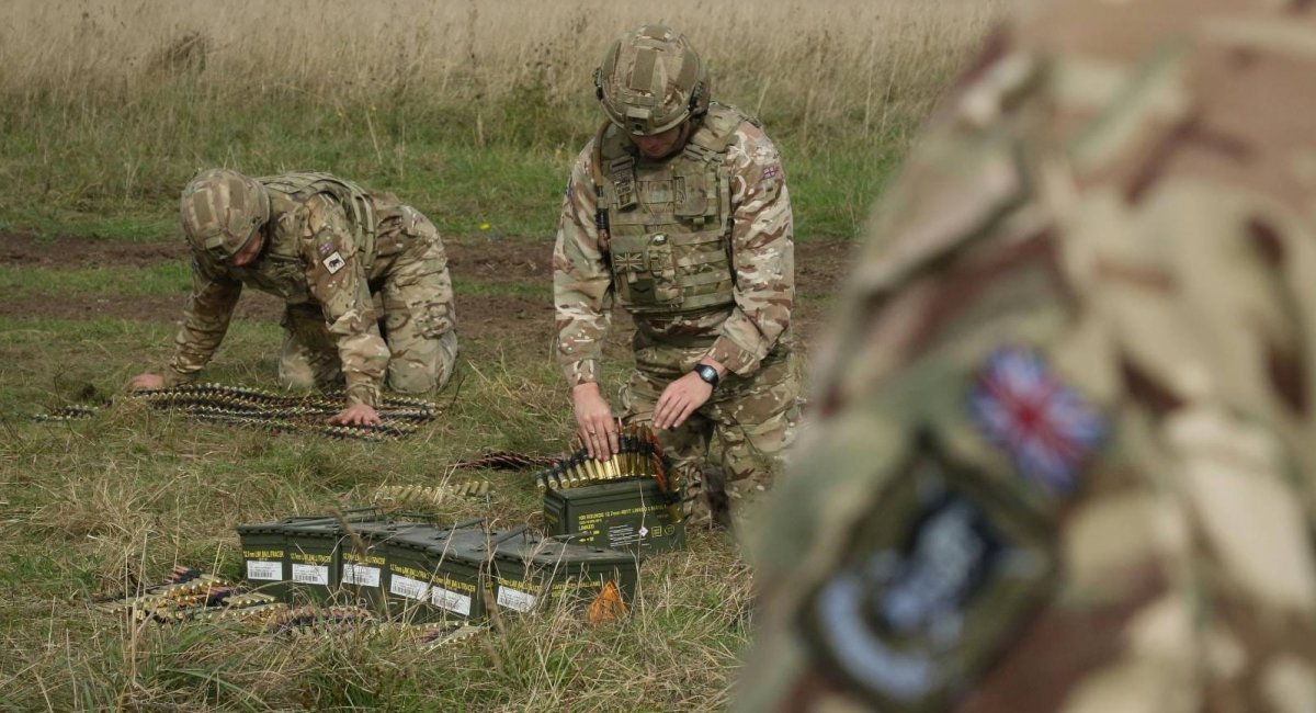 Training is conducted by Ukrainian and British instructors with the involvement of foreign models of weapons and military equipment
