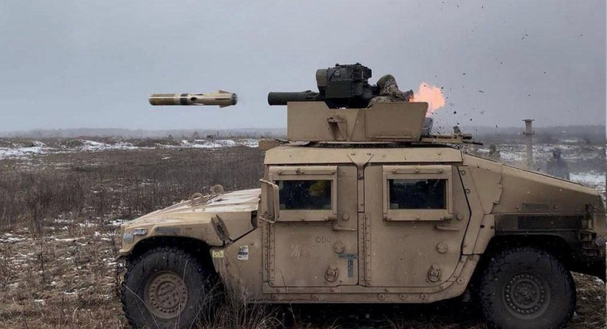 ​Ukrainian soldier firing from a M41A7 TOW HMMWV-mounted ITAS using TOW-2B-series missile - a very capable top-attack variant, able to destroy almost any russian vehicle / Photo credit: https://twitter.com/UAWeapons