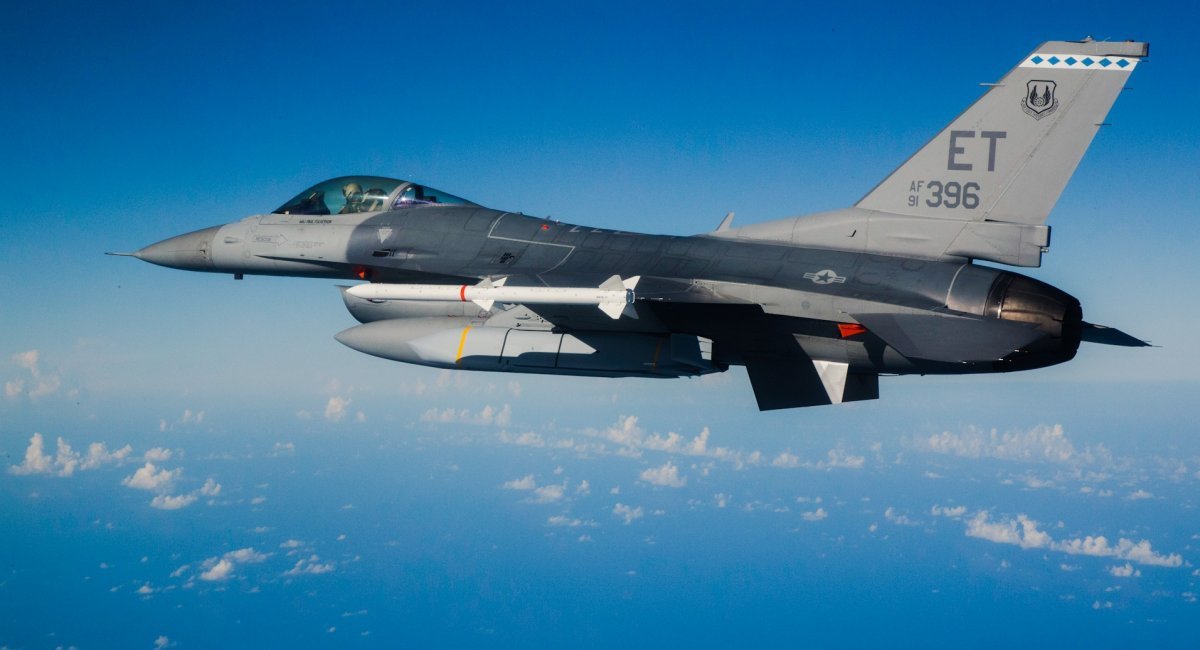 F-16 with a JASSM aboard / Photo credit: US Department of Defense