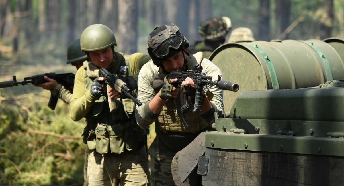 Ukrainian soldiers in a mechanized formation (drills). June 2023 / Illustrative photo credit: 63rd Mechanized Brigade