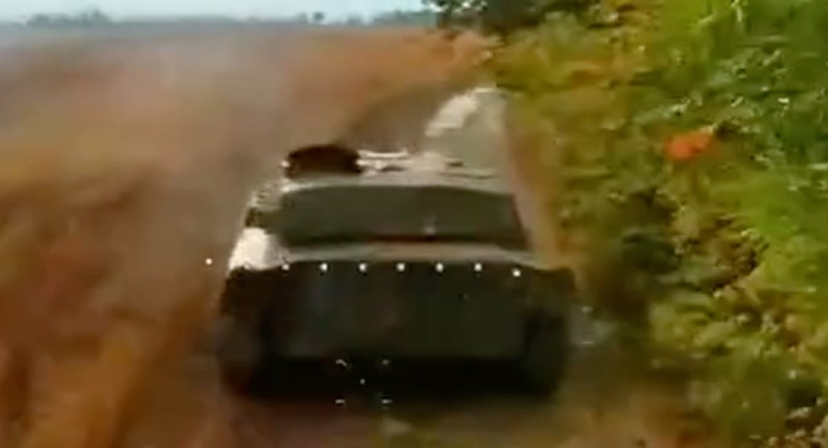 russian 2S1 Gvozdika self-propelled howitzer / Screenshot from video 