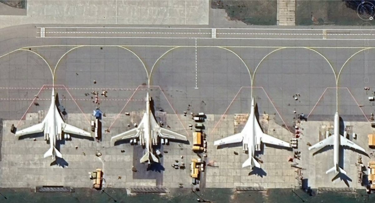 Tu-160 and Tu-214 aircraft at the KAPO industrial site, May 2023 / Satellite image credit: Airbus/Ben-Reuter