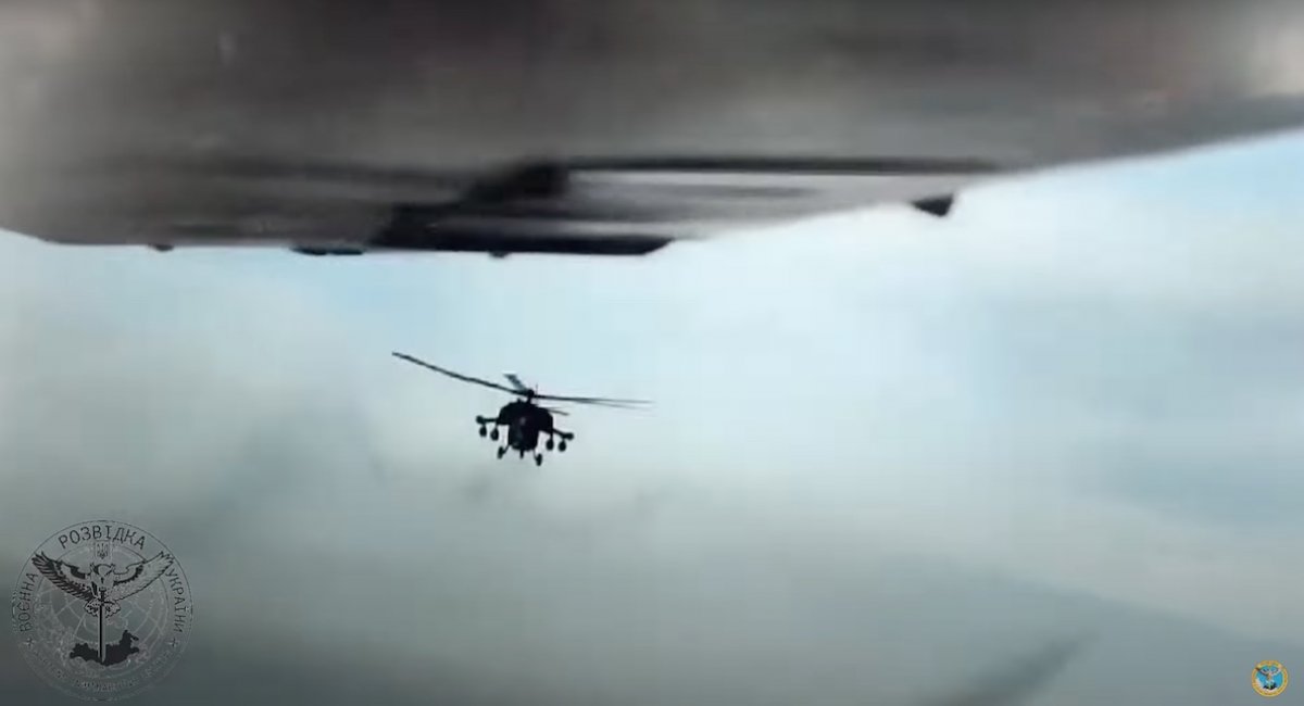 Russian helicopter chasing Ukrainian UAV / screenshot from video 