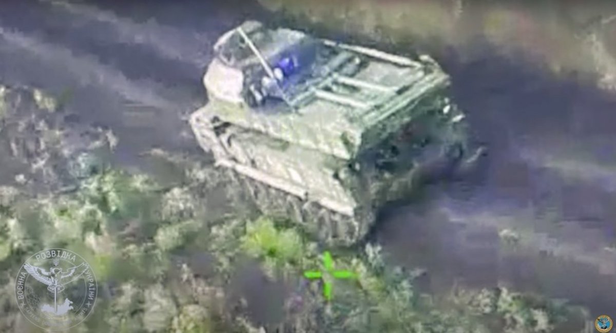 The video shows the damage inflicted on the 9С18 Kupol target acquisition system, the 9К37 launcher loader vehicle and the 9А310 fire control vehicle / screenshot from video 