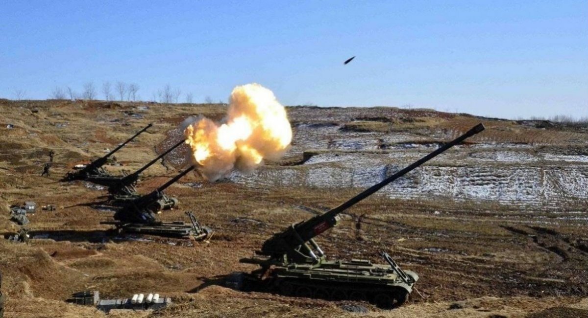 North Korean M-1989 Koksan self-propelled guns