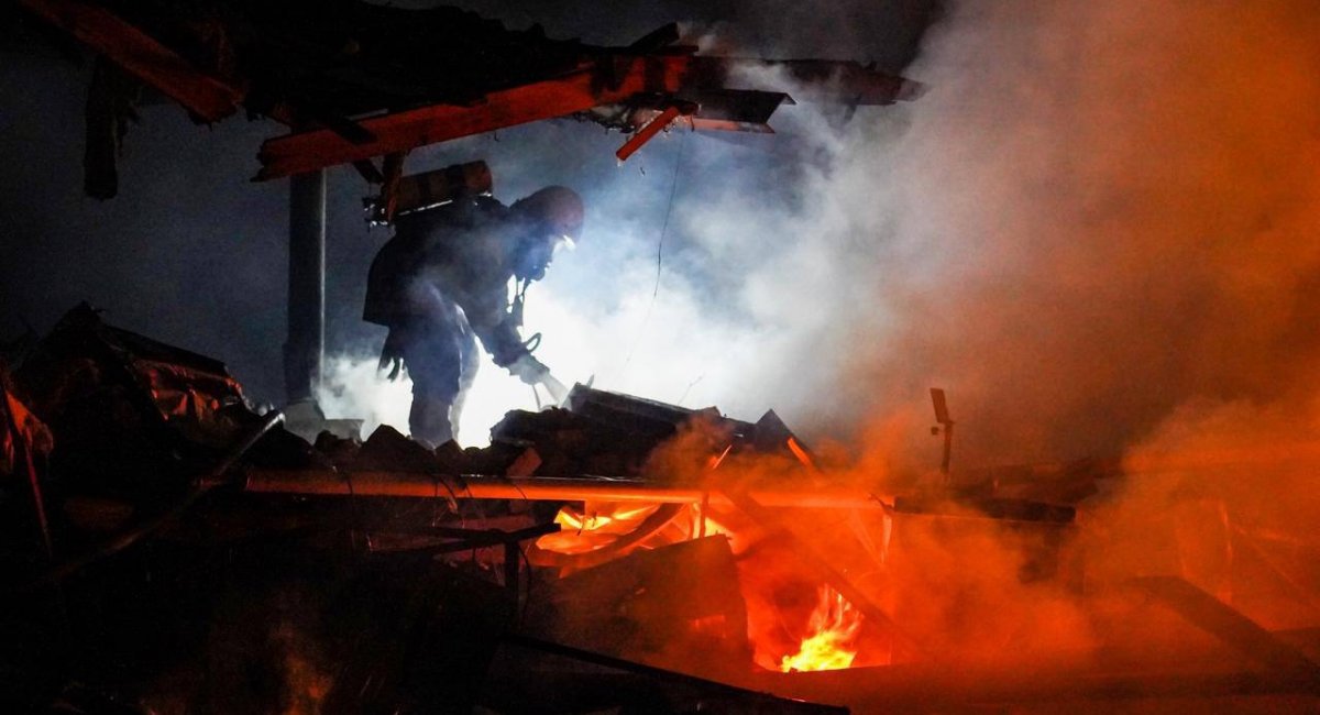 The consequences of night attack on March 29 / Photo credit: The State Emergency Service of Ukraine