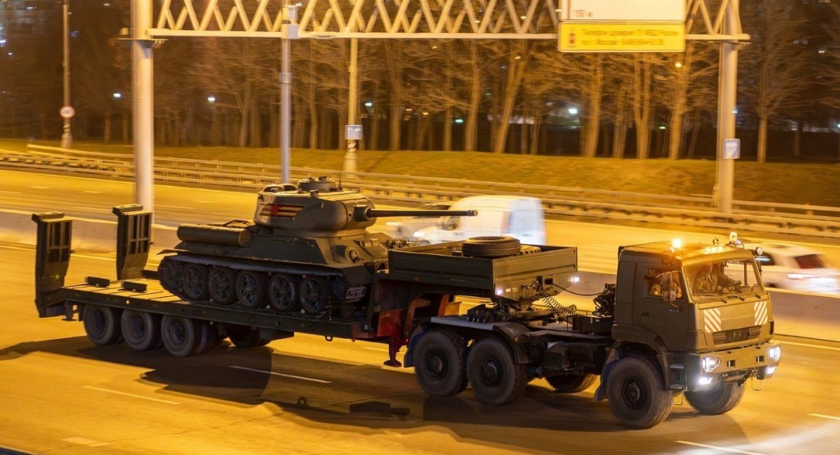  T-34-85 on a carriage during a rehearsal for the May 9 parade in Moscow, April 2025 / Open source photo