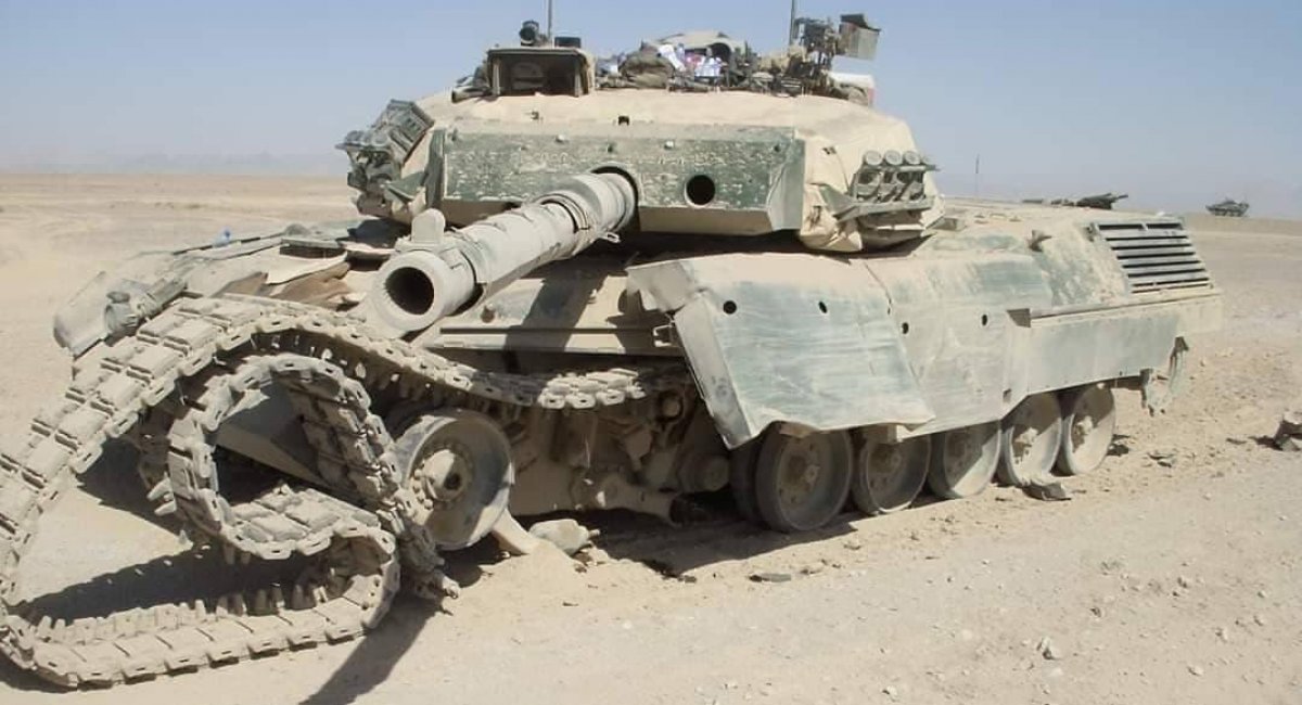 Damaged Canadian Leopard 1C2 MBT in Afghanistan / open source 