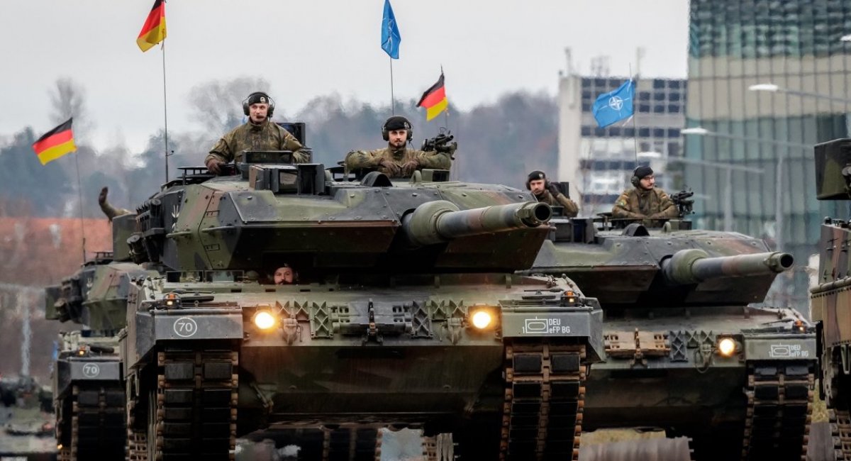German Leopard 2 tanks during a NATO military parade / Photo credit: Bundeswehr