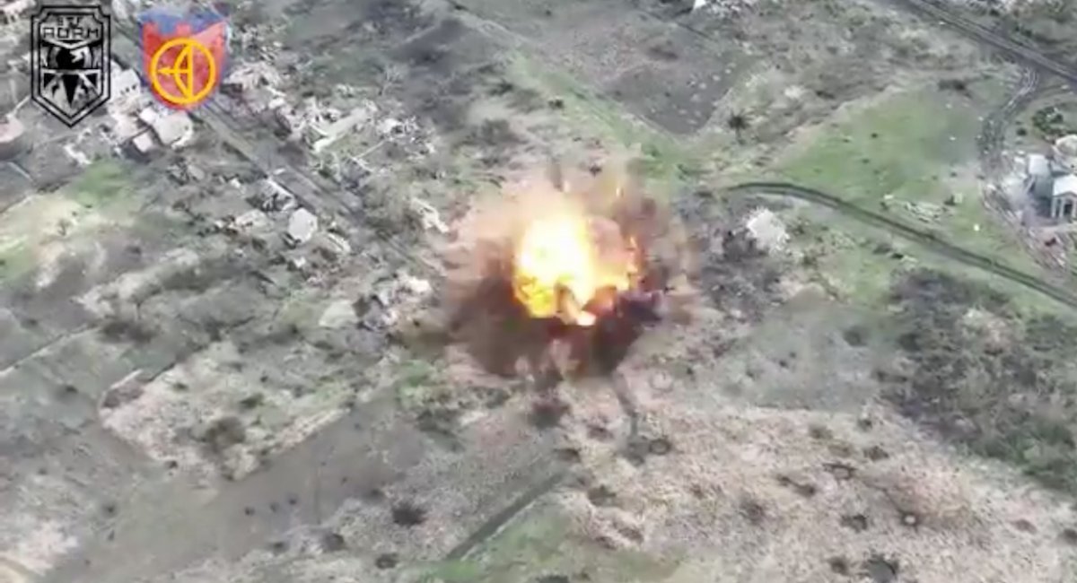 Russian  2S9 Nona-S 120-mm mortar on fire / screenshot from video 
