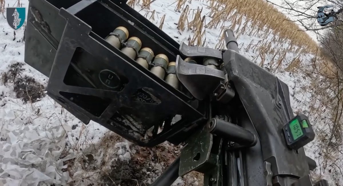 Ukrainian operators repel the attack and evacuate wounded comrade / screenshot from video 