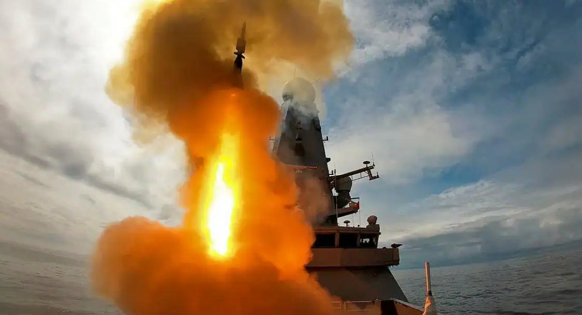 Aster 30 surface-to-air missile launch from a Royal Navy Type 45 destroyer / Photo credit: UK Ministry of Defence