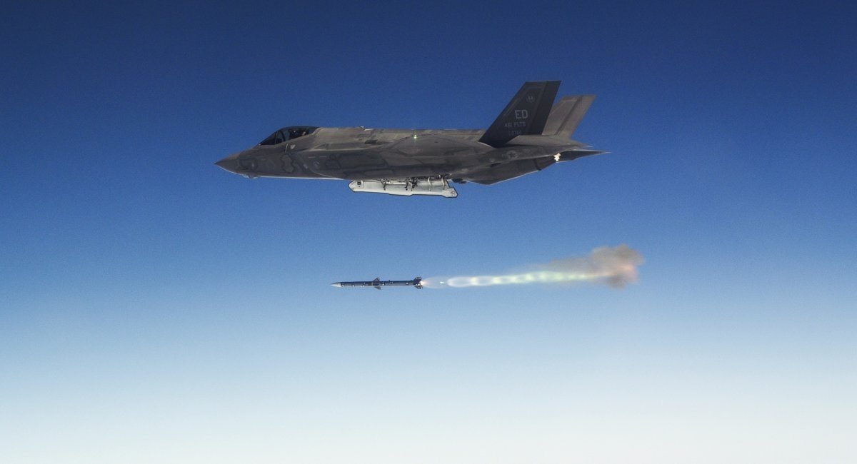 Launch of an AIM-120 missile from F-35 / Photo credit: U.S. Department of Defense