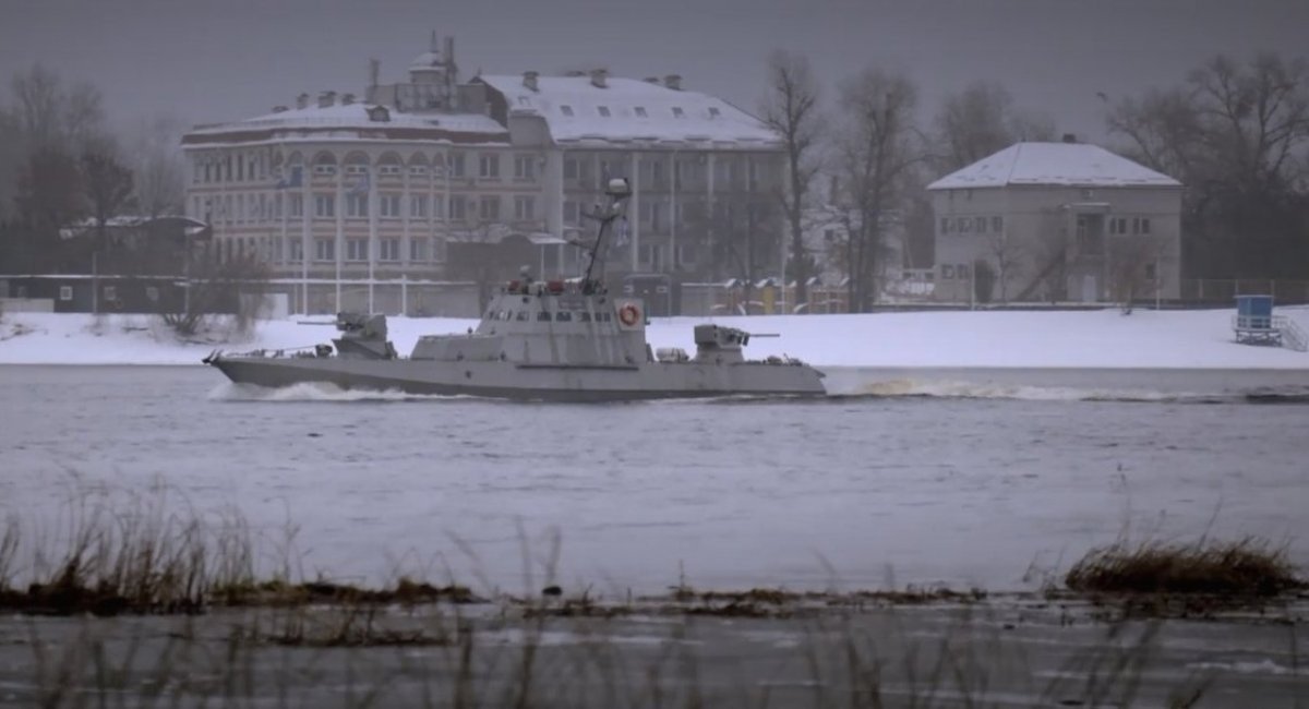 Gyurza-Сlass armored gunboat during tests in Dnipro river, Kyiv , February 2023 / Open source photo
