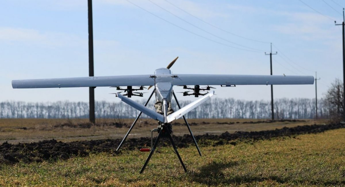 TOR UAV with two FPV drones on hardpoints, before takeoff from the catapult / Photo credit: Altair Technologies