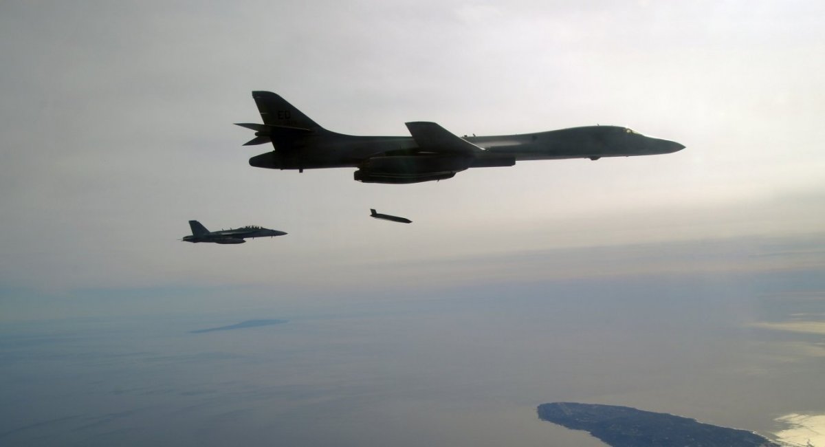 The AGM-158 LRASM cruise missile launch from the B-1B Lancer bomber / Photo credits: Lockheed Martin