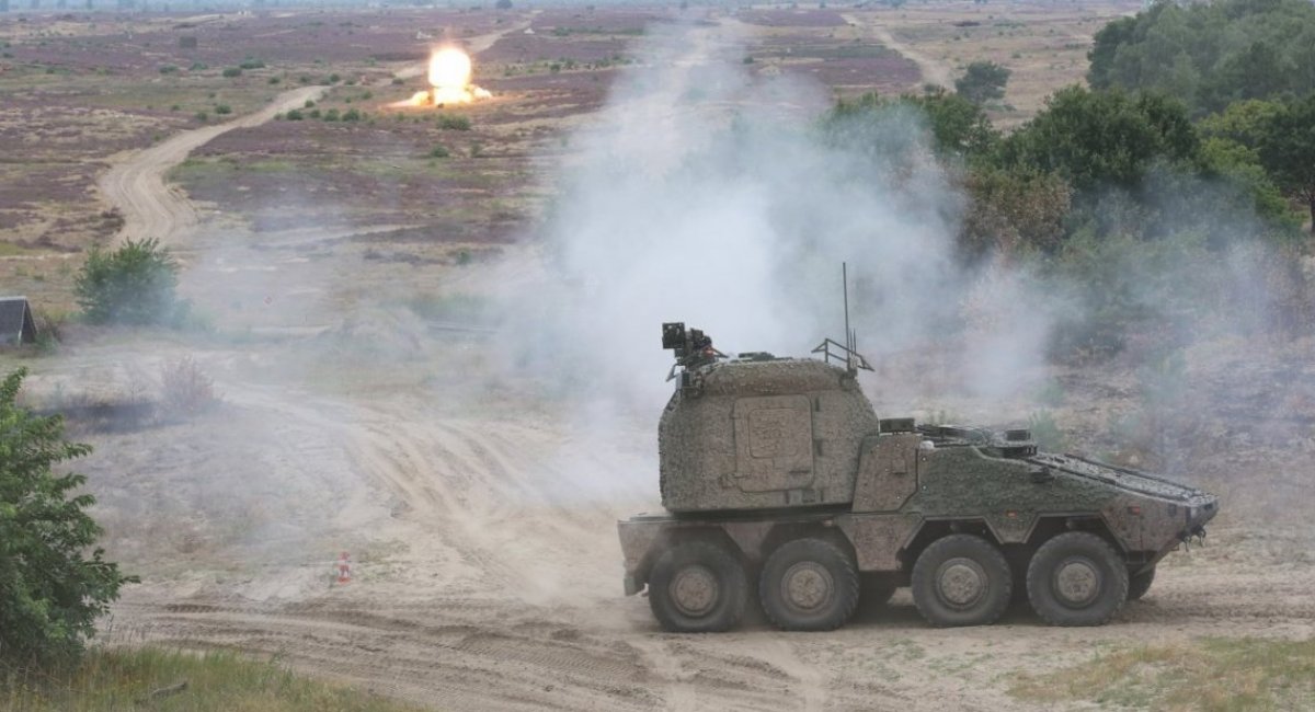 RCH 155 firing during direct-fire trials / Open source photo