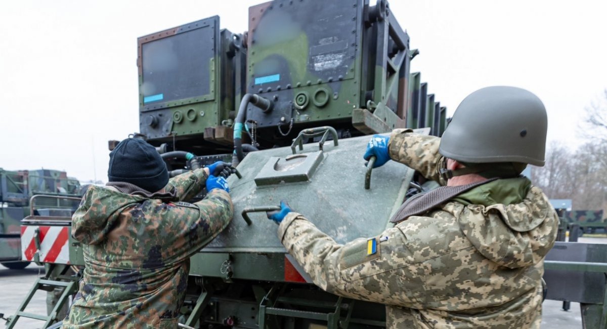 Archive photo: Ukrainian air defense operators train at preparing missiles of the Patriot system for a launch / Photo credit: Bundeswehr