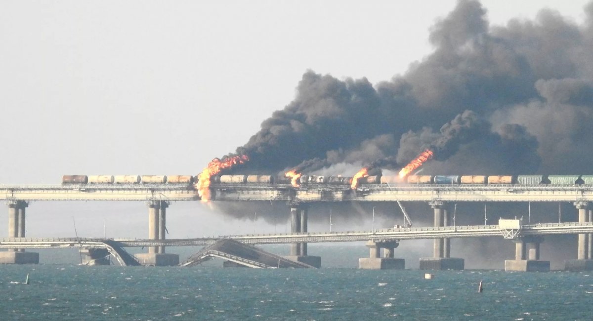 Kerch bridge on fire after an explosion on October, 8