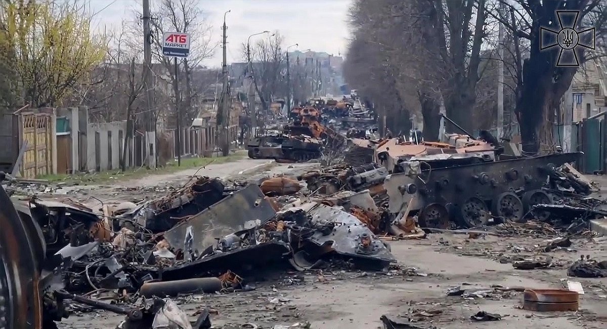 The World remembers the horrific bloody war crimes committed by russian invaders in Ukraine: Vokzalna Street of Bucha (Kyiv Oblast of Ukraine) where a Russian military column was destroyed on 27 February 2022 / Photo credit: Ukrainian Armed Forces