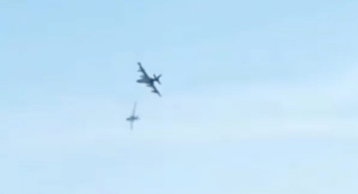 Two russian Su-25 ground attack aircraft / screenshot from video 
