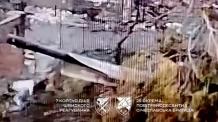 ​Ukrainian Drones Hunt Down Rare Giatsint-B Gun Near Novopavlivka (Video)