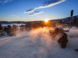 Norwegian Troops Dig Snow Shelters Against russian Drones: Drawbacks of Quinzees and What to Keep in Mind