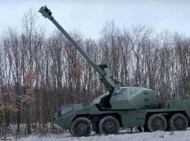 ​Ukrainian Border Guards Train on Advanced Czech DITA Self-Propelled Howitzer  