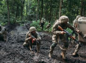 Why Ukrainian Troops Are Using 155mm Shells, 120mm Mortar Rounds Like 