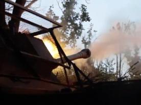 ​Ukrainian AS-90 Commander Shows How Britain's 155 mm Self-Propelled Gun Works (Video)