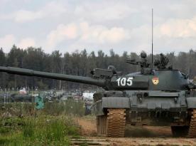 russia Moves More T-62 Tanks to Ukraine