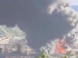 ​Ukrainian Drones Strike Rosneft Facility, Destroy 24 Oil Storage Tanks