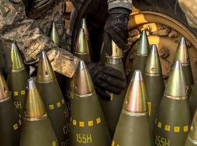 First Artillery Shells Under Czech Initiative Could Arrive in Ukraine by Late May or Early June