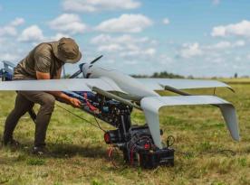 Skyeton’s Stormbird Turns Combat-Proven Raybird Into FPV Mothership, Filling Middle-Strike Gap as Starlink Cuts Out