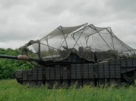 Ukrainian M1A1 Abrams Survives 20 FPV Drone Hits Thanks to Improvised Armor,