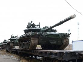 Russia's T-80BVM Tanks Are Equipped With the Night Sights Supposed For the T-62M