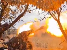 Ukrainian Soldiers Show the Rare 2B16 Nona-K Hybrid Artillery Gun in Action (Video)