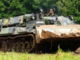 ​Germany and Finland Deliver Engineering Tanks to Ukraine: Leopard 2R and Dachs