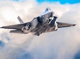 ​After Six Years of Waiting, First F-35 Fighter Jets Arrive in Poland