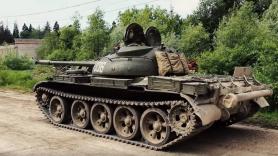 Old T-55 and T-62 Tanks are Applied by russians as "Assault Guns", and They Are Effective