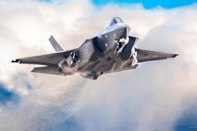 ​After Six Years of Waiting, First F-35 Fighter Jets Arrive in Poland