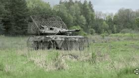 Rare Footage of Italy's B1 Centauro Tank in Ukraine Shows Record 11 km Strike, Battlefield Experience