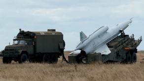 How Ukraine Used Tu-141 Strizh to Strike russian Tu-95MS, Tu-22M3 Strategic Bombers