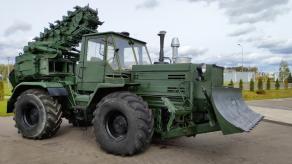 UralVagonZavod Presents Battle Tractors for russian Army