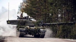 Britain Has More Horses Than Challenger 2 Tanks, Seriously Trains Mounted Patrols While Canceling Tank Exercises
