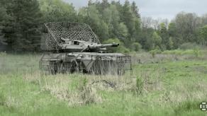 Rare Footage of Italy's B1 Centauro Tank in Ukraine Shows Record 11 km Strike, Battlefield Experience