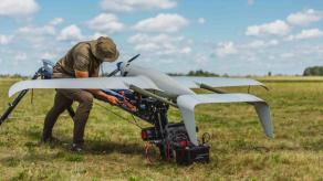 Skyeton’s Stormbird Turns Combat-Proven Raybird Into FPV Mothership, Filling Middle-Strike Gap as Starlink Cuts Out