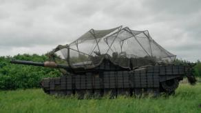 Ukrainian M1A1 Abrams Survives 20 FPV Drone Hits Thanks to Improvised Armor, 